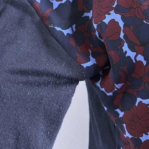 Ann Taylor • Navy Burgundy Floral Mixed Media Blouse - Picture 5 of 6